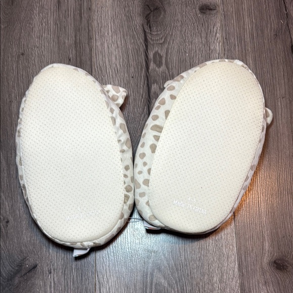 ❤️Squishmallows Cute Piggy Slippers with Polka Dots - Picture 4 of 4